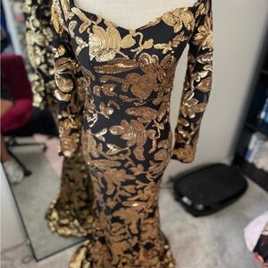 Mosy Black and Gold Floral Evening Gown Sz M NWOT
